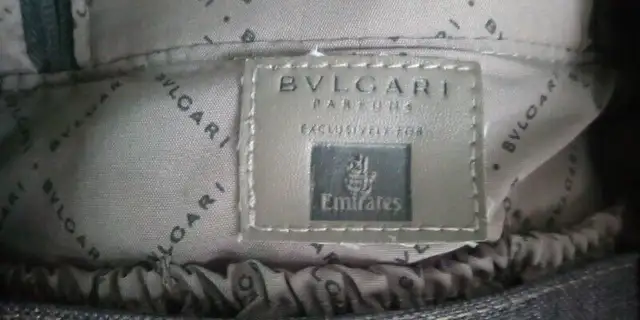 Emirat Business Class Toiletry Bags Signed by Bulgary in Other in Drummondville - Image 10