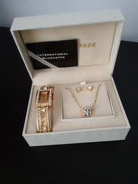 BRAND NEW WATCH & MATCHING JEWELLERY SET