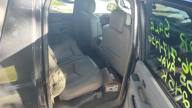2005 Chev Avalanche597791632681216008