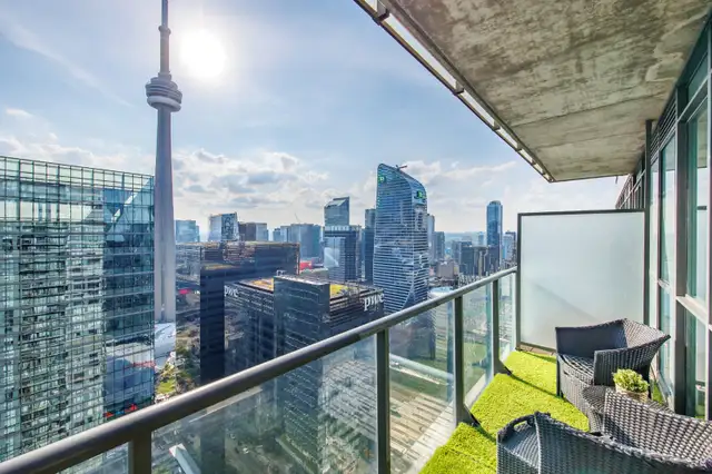 Maple Leaf Condos Toronto $498,999634369712437791219