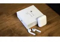 AirPods with Charging Case (2nd generation)
