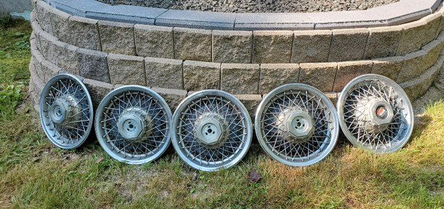 15 inch spoke hub caps in Tires & Rims in Yarmouth