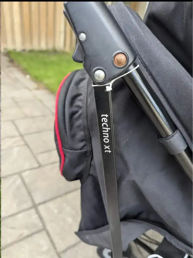 Maclaren Techno XT umbrella stroller in Strollers, Carriers & Car Seats in City of Toronto - Image 3
