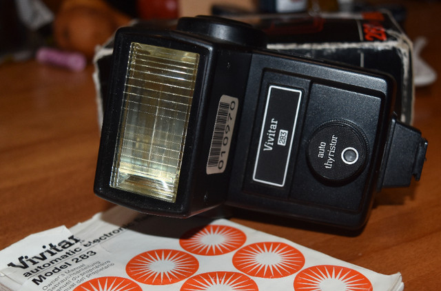 Vivitar 283 Auto thyristor camera flash, tested perfect! in Cameras & Camcorders in St. Catharines