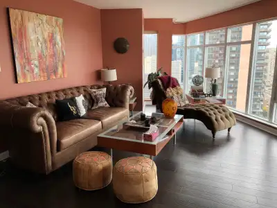 LARGE & BRIGHT: 2 Bed & 2 Bath available Downtown Toronto condo