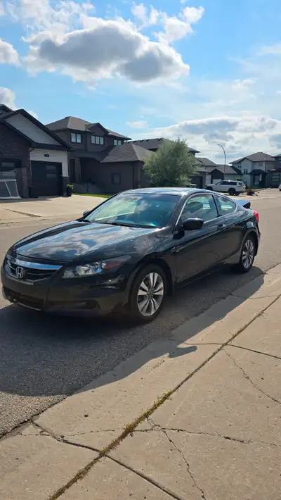 2011 Honda Accord EX-L Coupe Low km only 140k. Very good condition and No accident. set of almost ne...
