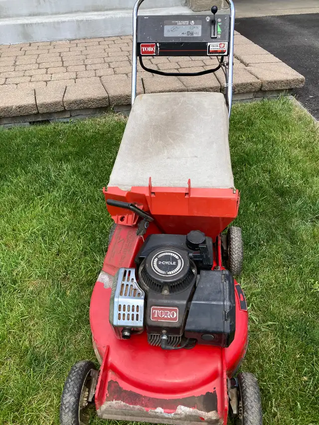 Tondeuse Toro in Lawnmowers & Leaf Blowers in Longueuil / South Shore - Image 4