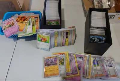 Best cash offers at least 1 box of holos with this lot