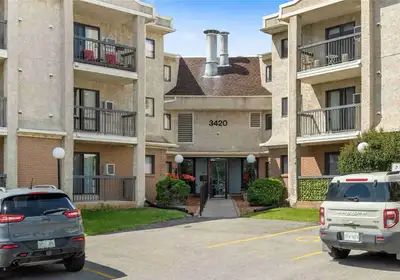 Room for rent in a condo building. Very close to UofR and Ring road. Walking path right to the Unive...