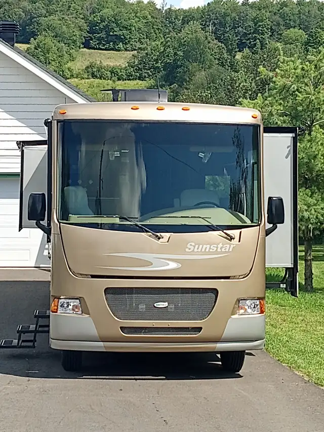 Motorisé clase A Winnebago Itasca Sunstar 35F 2012 in RVs & Motorhomes in Sherbrooke - Image 2