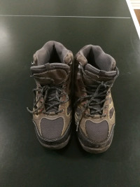Like New George  Hiking Shoes Size: 6