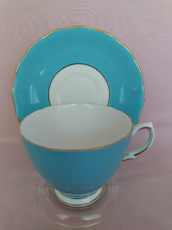 Vintage Colclough Blue Cup & Saucer in Arts & Collectibles in Barrie