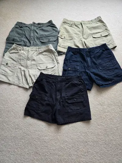 Wind River cargo shorts size 36, View more