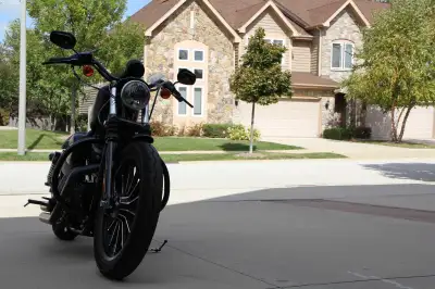 2009 Harley Davidson Iron 883 in perfect condition. The 2009 Harley-Davidson Iron 883 is a Sportster...