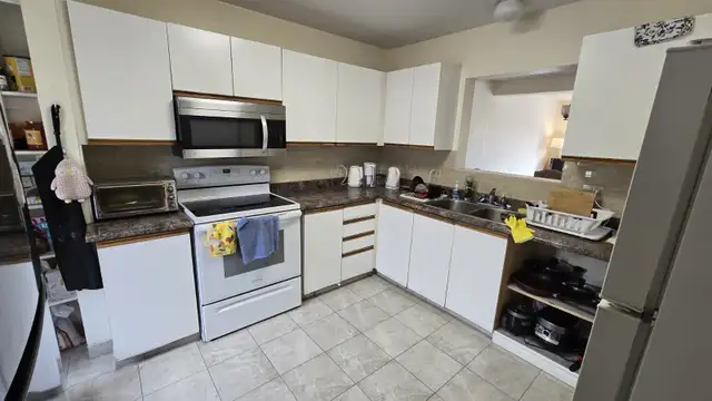 Whole house (4 bedrooms) available for rent near Uni/Keats Way in Long Term Rentals in Kitchener / Waterloo - Image 5
