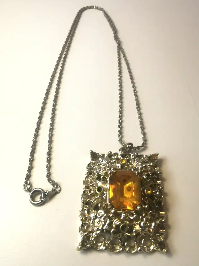Vintage 80s Statement Necklace Citrine Glass Pendant Retro Costu in Jewellery & Watches in Markham / York Region - Image 8