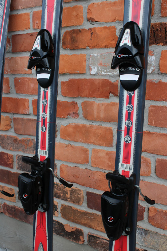 Rossignol Cut alpine skis 2 pairs 170 cm, 140 cm with polesTwo in Ski in City of Toronto - Image 4