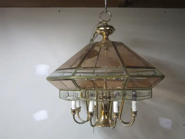Antique Chandelier in Indoor Lighting & Fans in Markham / York Region - Image 2