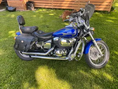 2005 Honda shadow Spirit cover a brand new tires brand new battery in April 25,000 km Mustang seat a...