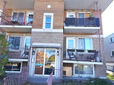 Grand 4 1/2 au Vieux- Longueuil au 2ème étage - 980pi2 - toutes chambres fermées - 6plex tranquille...