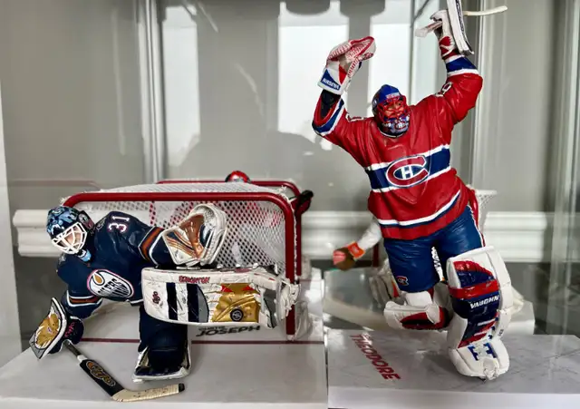 Figurines Mcfarlane NHL / Lot of different Mcfarlane series in Arts & Collectibles in Gatineau - Image 3
