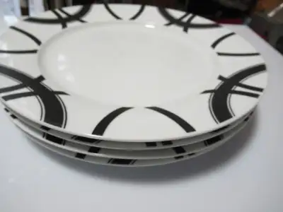 4 dinner plates, View more