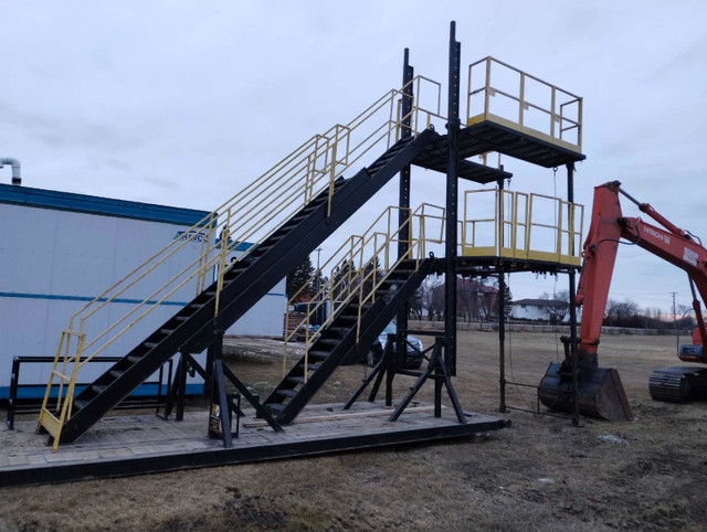 Elevated work platform  in Ladders & Scaffolding in Edmonton - Image 2
