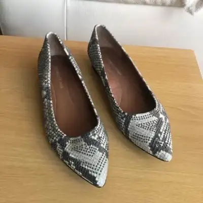 NEW - Donald J. Pliner (Size 9.5) Snakeskin Women's Flats Shoes, View more