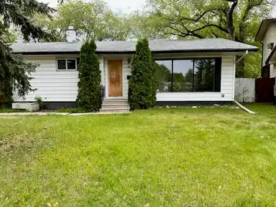 Single mature person wanted to share large 1300 square foot 3 bedroom, 1 ½ bath with single part-tim...