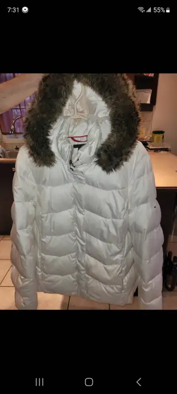 Lds wht Hilfiger coat sz lrg  8$, View more