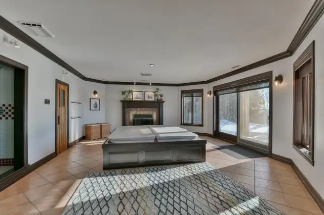 6BR 7BR Jaccuzi Sauna Saint-Sauveur View in Quebec in Canada - Image 8