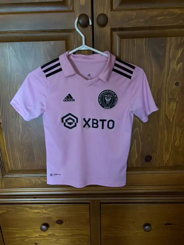 Inter Miami Soccer Jersey Kids Messi #10 in Soccer in Oshawa / Durham Region - Image 2