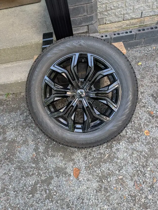 pneu d'hiver avec mag pour blazer rs EV 2024 in Tires & Rims in Rimouski / Bas-St-Laurent - Image 2