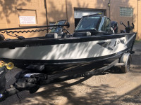 2021 Lund 1875 Crossover XS Fish & Family Boat Like Brand New