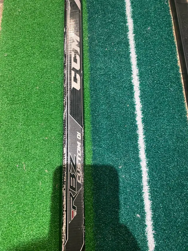 Left Handed Hockey stick CCM RBZ Custom 01 Nugent-Hopkins 64” in Hockey in Hamilton - Image 4