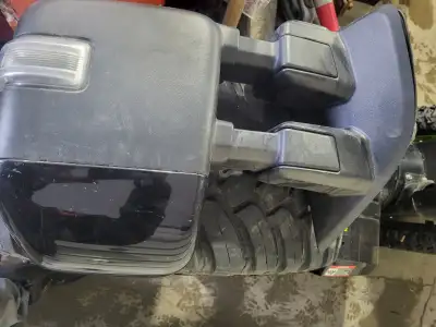 Mirror has all options. 2 small scratches on the bair plastic and the cap can be painted or replace...