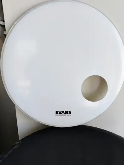 "NEW" EVANS BD22RSW - 22 Inch EQ3 Resonant Smooth White Drumhead, View more