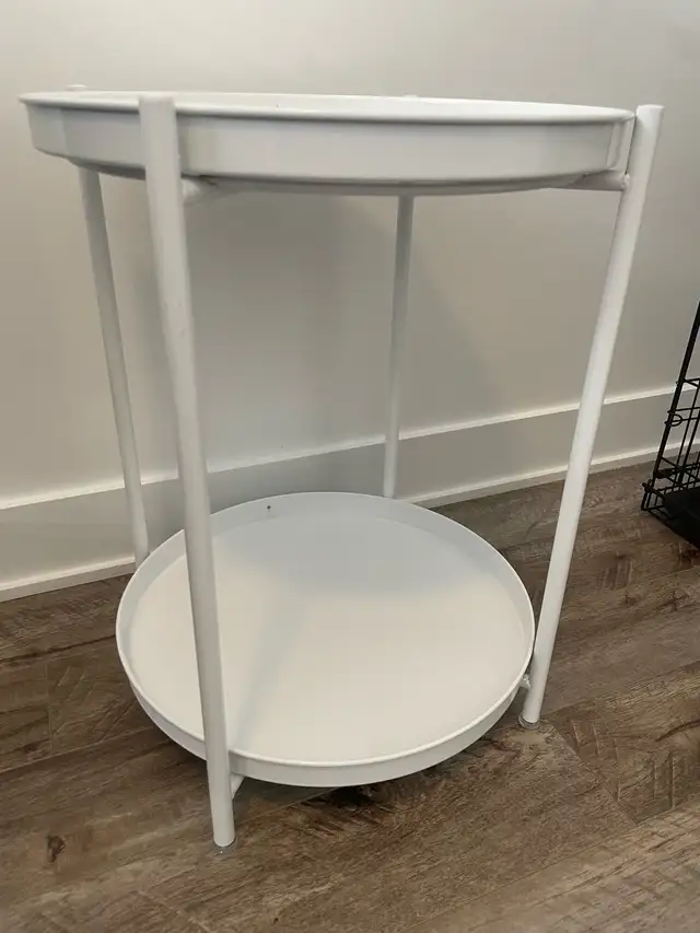 Side Table470040767418214402