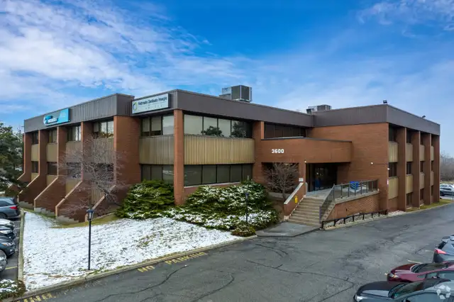 OFFICE RENT - Professional Office for RENT in Commercial & Office Space for Rent in Oakville / Halton Region - Image 2