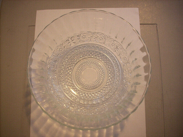 DECORATIVE GLASS BOWL FOR SALE dans Vaisselle et articles de cuisine  à Ouest de l’Île - Image 2