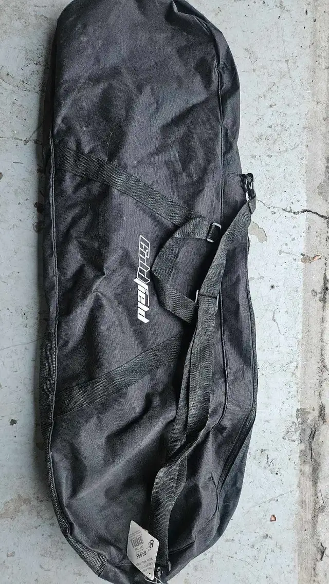Coldfield snowshoe bag in Other in Gatineau - Image 2
