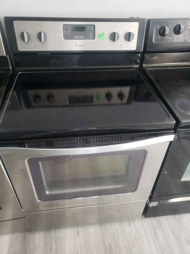 like new 30 w WHIRLPool Electric stove range oven  in Stoves, Ovens & Ranges in Hamilton