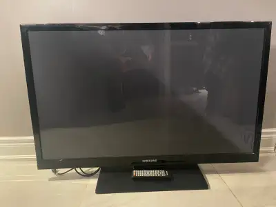 I'm selling a used Samsung 43 inch plasma TV, model number PN43E450A1F. This TV has been reliable an...