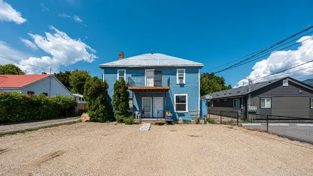 713 Russell Ave, Enderby, BC - 5plex income property628647514190111218
