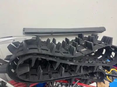 Brand New 2026 Polaris RMK track. 2.75 lug. 155 length. 3.5 pitch. Taken off day sled was picked up...