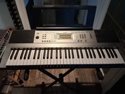 Keyboard - Yamaha PSR-E353 , View more