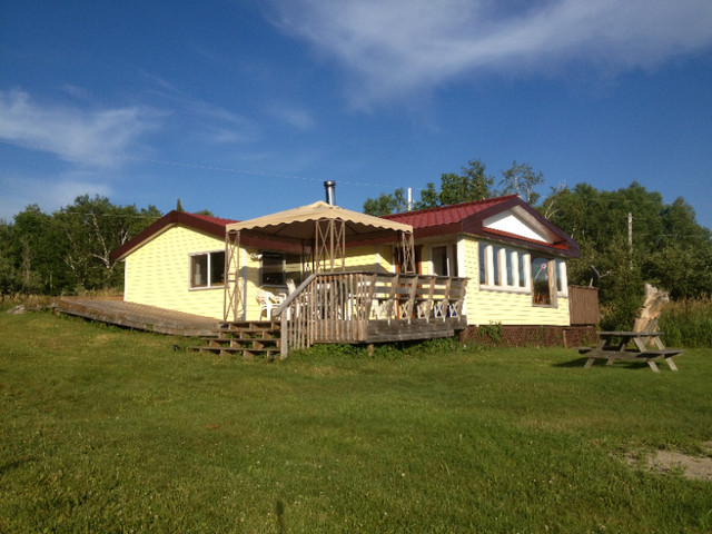 3 Bedroom Lakefront Cottage for Rent in Ontario