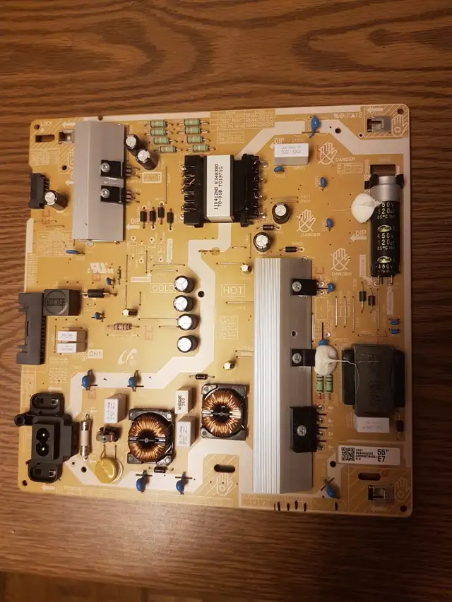 Samsung 58” Smart TV Parts in General Electronics in City of Toronto - Image 3