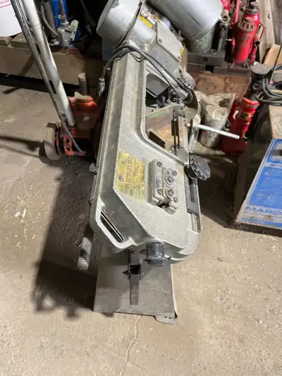 Great band saw reason for selling us we just don’t use it anymore