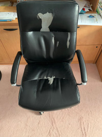 Manager Office Chair with Adjustable Height and Tilt, Cushioned 